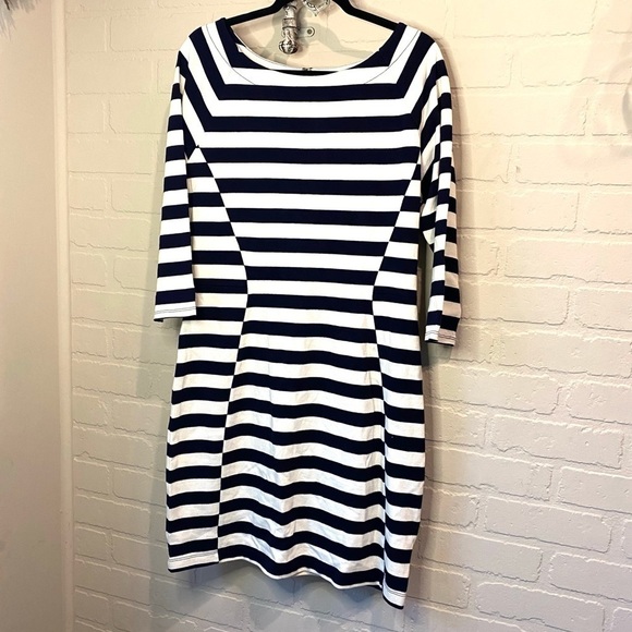Gap striped dress large NEW‎ navy white contrast hourglass shape - Picture 3 of 4